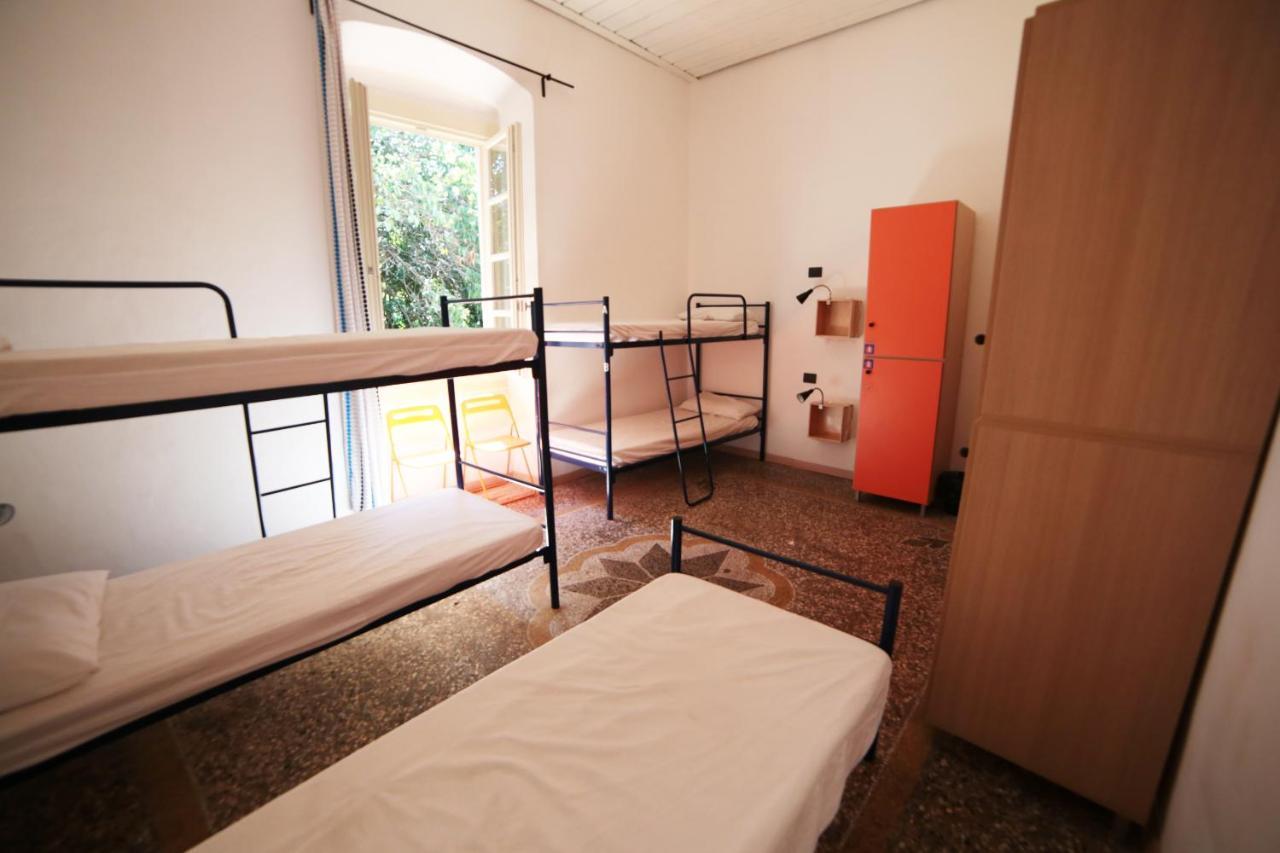 Castle Hostel Gênes Extérieur photo